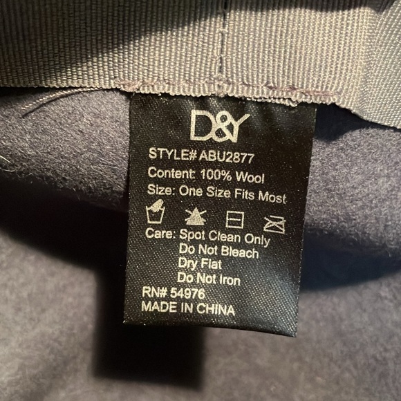 Classic hat
Does not lose its shape 
100% wool - Picture 6 of 7